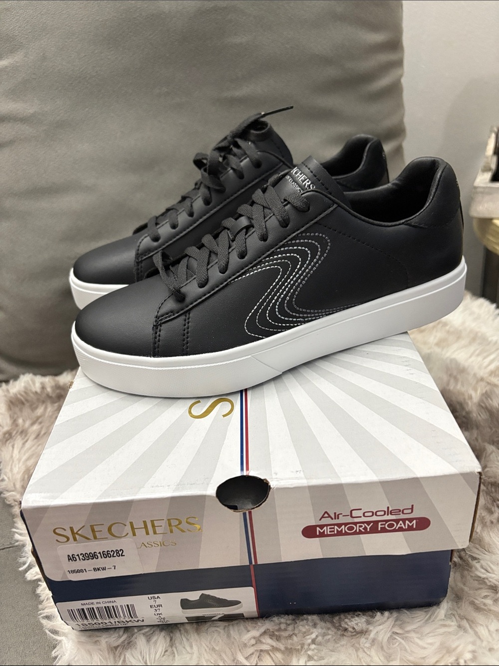 Skechers women Black and White Low-Profile Lace-Up Sneakers